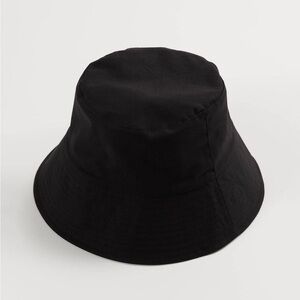 BAGGU black bucket hat